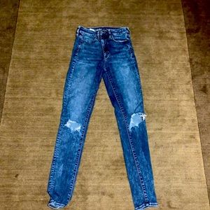 American Eagle Ripped Skinny Jeans Size 6 Long